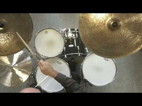 Stéphane Foucher sur les cymbales de Johan Nicolas Janicke