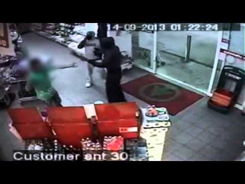 Vendedor espanta ladrão com sapatadas