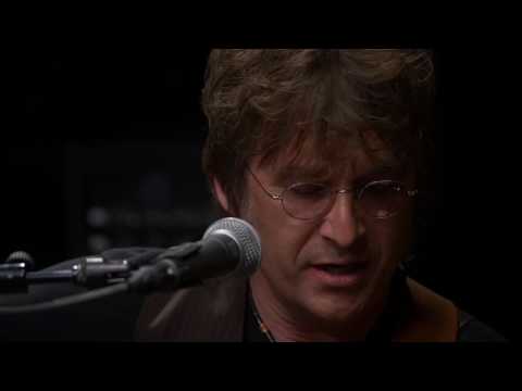 Gerald Collier - It Takes A Married Man To Sing A Worried Song (Live on KEXP)