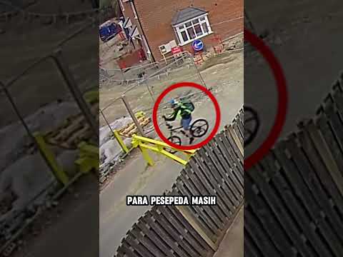 Mengapa Para Pesepeda Terus Nabrak Gerbang Ini?