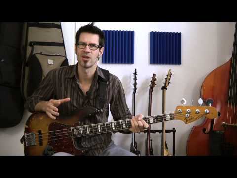 Tec0204 - Akkorde mit der rechten Hand (Spielhand) spielen - German Bass lesson