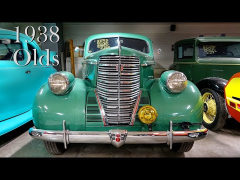 1938 Oldsmobile Eight Travel Sedan