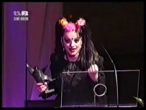 NINA HAGEN 2004 receives BZ Kulturpreis in Berlin GERMAN TV #ninahagen
