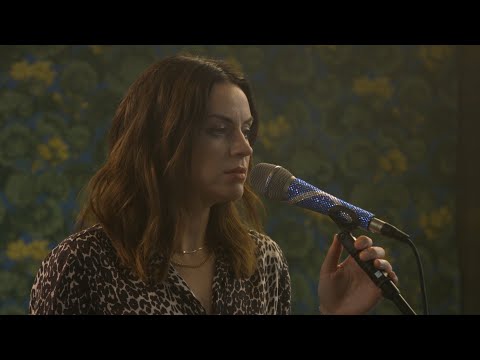Amy Macdonald - The Human Demands (The Roost Acoustic Session)