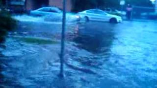 preview picture of video 'Flash Flood St Kilda - 05-02-11'