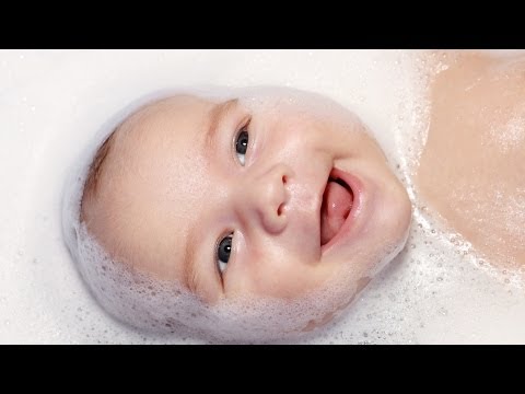 How Often to Bathe Baby? 4 Reasons Not to Do It Daily