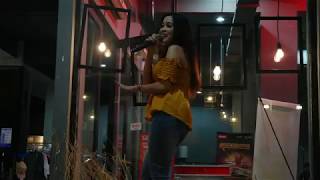 Download lagu xena xenita live in loop weekend special 1 mp3