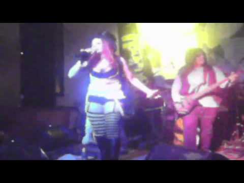 MeNZiA - Addams Family (live in Barcelona)