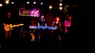 Diane Birch - "Don't Wait Up" - Live