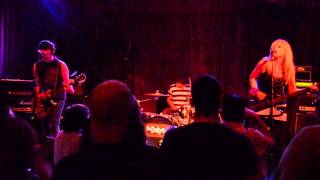 The Dollyrots - I Wanna Go [Bootleg Bar]