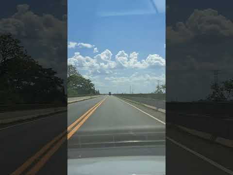 Atravessando a divisa entre o Estado de São Paulo (Castilho) e Mato Grosso do Sul (Três Lagoas)
