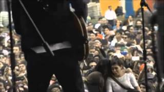 León Larregui - Como Tú (Corona capital 13-10-12)