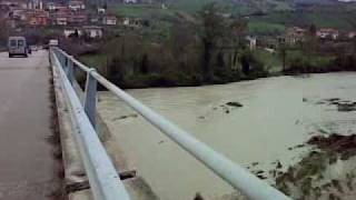 preview picture of video 'Disastro Superstrada Teramo - Mare | 22 aprile 2009'