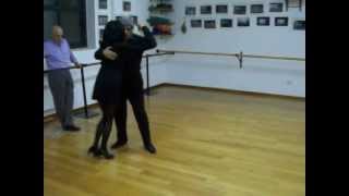 Gerardo Quiroz e Cristiana Casuscelli - Camminata con ocho cortado e  medio giro