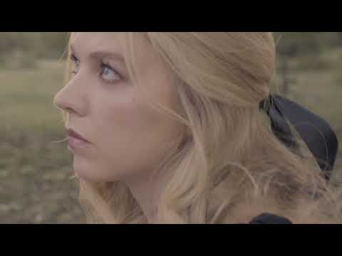 Liv Ritchie - Play It Safe (Official Visualizer)