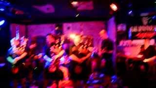 Red Hot Chilli Pipers   Chasing Cars   McAuliffe's Pub   06AUG13
