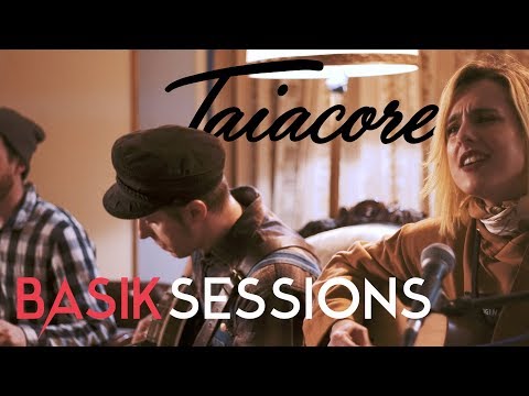 Acústico " She didn't Love You"