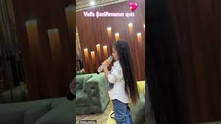 Vəfanın qızı AyGün Kazımovanın mahnısını oxuyur❤️ #aygünkazımova #live #keşfet #azerbaycan  #shorts
