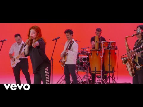 Mon Laferte - La Mujer (En Vivo)