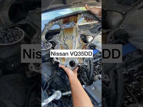 Removing timing chain cover on Nissan #mechanic#mileaukeetools#nissan#enginerepair#engine#pathfinder