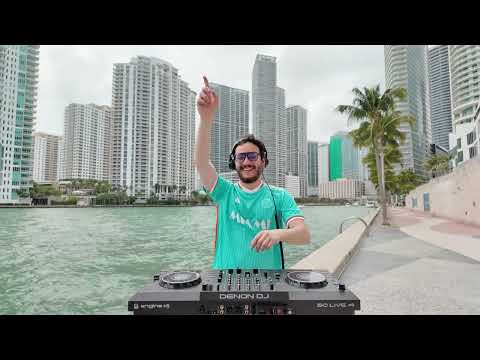MIAMI ⏐ Groovy Techno session in the middle of Brickell, near to Miami River