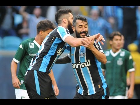 Grêmio perde pênalti, mas vence o Goiás de virada