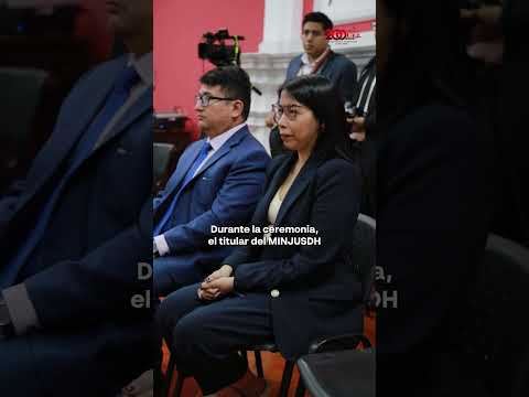 Ceremonia de develación de la placa de la sala Carlos Torres y Torres Lara