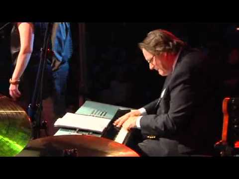 Hallur Joensen - Kyss ein eingil hvønn morgun.mp4