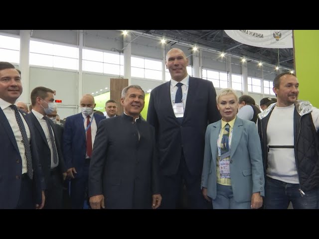 Левитин, Матицын и Минниханов посетили выставку «Современный спорт – инновации и перспективы»