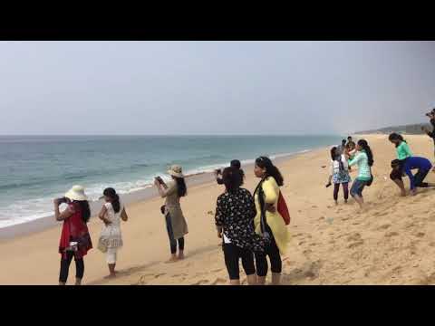 Kausalya Trip Student Group Enjoy At Kerala Beach