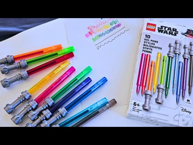 Vídeo relacionado con IQ LEGO Star Wars - Juego de bolígrafos de gel con sable de luz, paquete de 4 bolígrafos de gel (52875A)