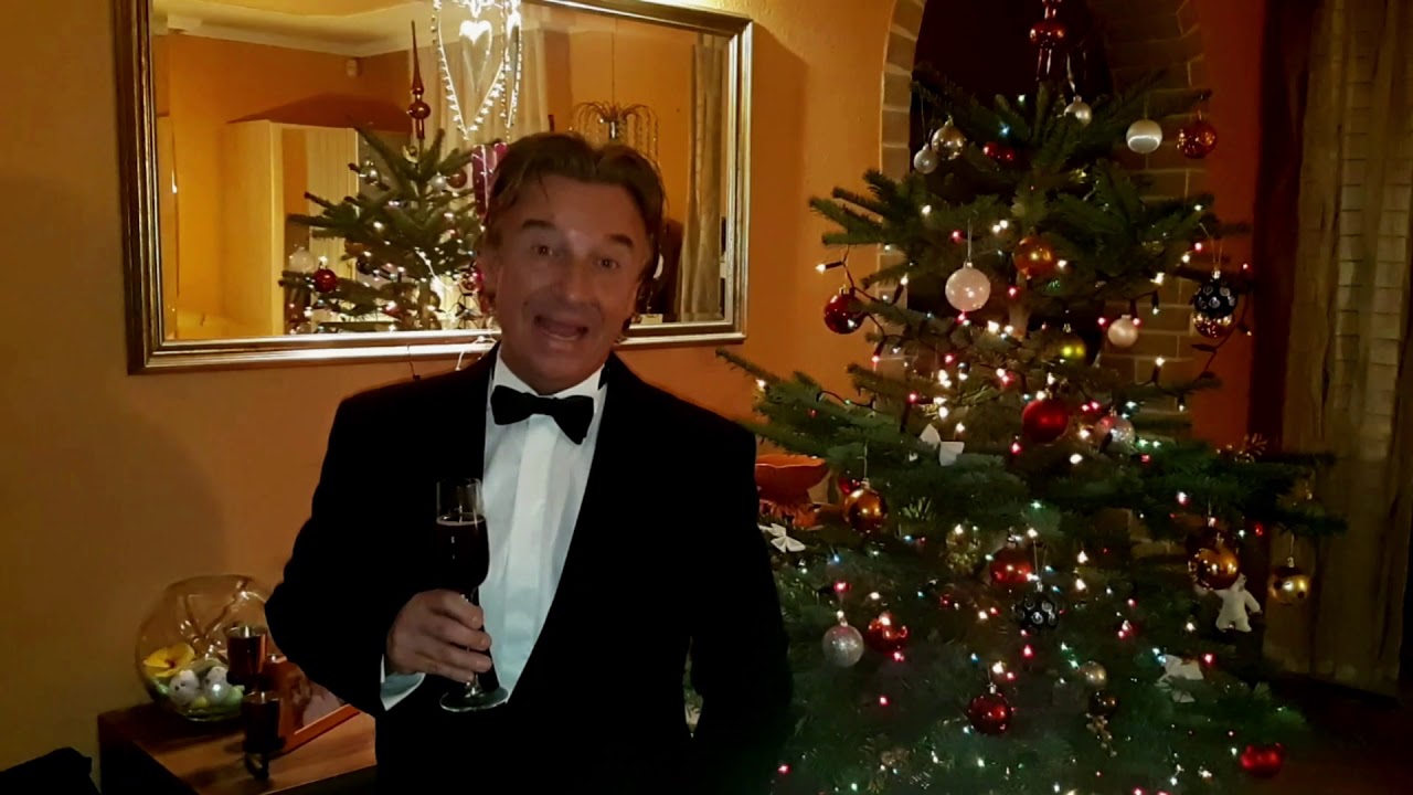 Boldog Új Évet kíván a Mohácsi Kossuth Teátrum