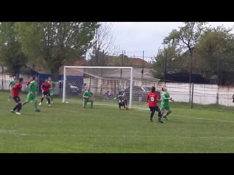 Adrian Duma, fază din meciul Inter Petrila - Șoimul Băița (3 - 0)