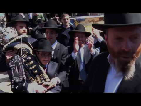 Yehuda Leib Blonder's Hachnosas Sefer Torah HD