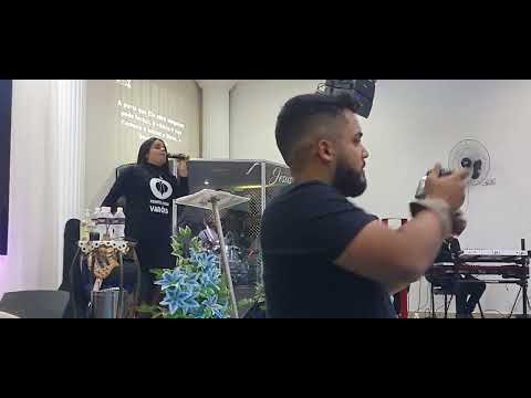 Cantora Quézia Isabel