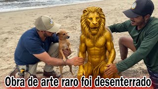 Cachorro encontrou algo que vale uma FORTUNA!