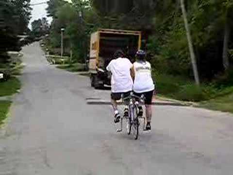 Side-by-side tandem bicycle