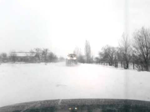 Deszapezire in Dambovita pe Drumul comunal 42 Alunisu-Cornatelu - miercuri 29.01.2014,