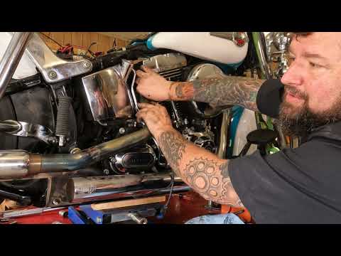 Exhaust removal & install on a Harley Twin Cam Softail