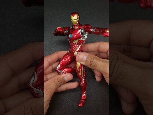 Vídeo relacionado con Simba- Peluche Ironman Articulado 25cm Disney Marvel, con Esqueleto Interior Articulado para colocarlo en Diferentes Posiciones