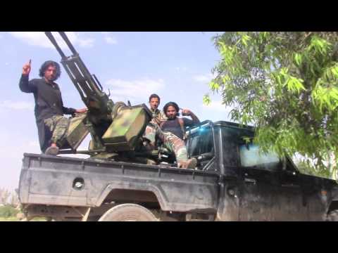 برومو محمد محيسن الكيف أحد عناصر جيش الإخلاص الإسلامي في دير الزور