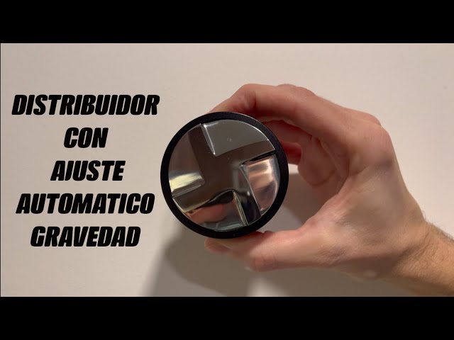 Vídeo relacionado con Gucagle Distribuidor de café Nivelador de café por gravedad de cuatro hojas de acero inoxidable 304 con base de silicona para portafiltro de 51 mm Herramienta de duradera de primera
