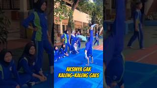 Download lagu Beda sendiri nih ✨✨ #shorts #anaksekolah #anaksma #putihabu #abg #cantik #olahraga #senam #salfok mp3