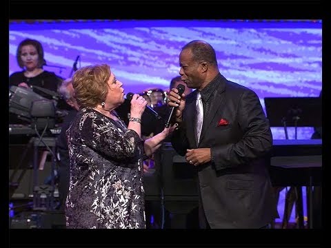 Sandi Patty & Larnelle Harris - I've Just Seen Jesus - Live 2018!