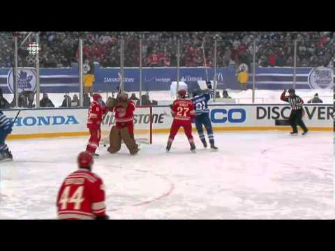 Tyler Bozak's Winter Classic Goal - Maple Leafs at Red Wings - 01/01/2014
