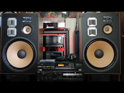 AKAI SW-177 3-way speakers with AKAI AM-A90 intergated amplifier DEMO