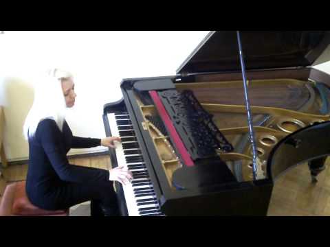 Утомленное солнце (Utomlennoe solnce) on the piano