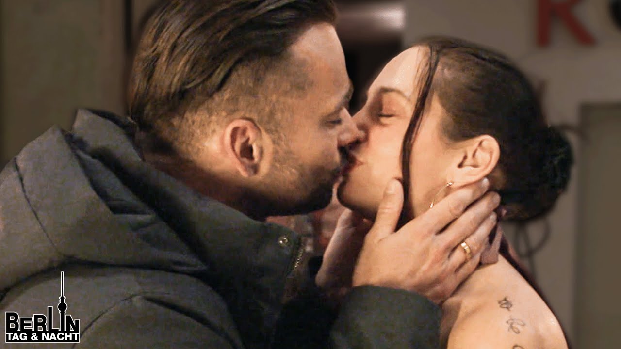 YouTube Thumbnail Downloader FULL HQ IMAGE