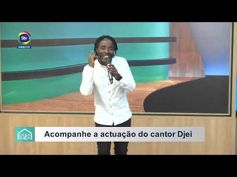 Casa Cheia | Djei  canta a música "Mbilo Yanga" no palco do programa Casa Cheia.