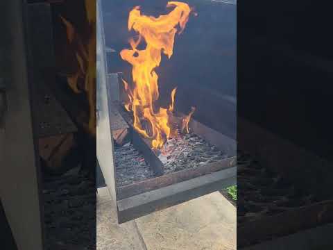 dirty smoke vs. clean smoke looks like when you're smoking meats #offsetsmoker #bbqtips